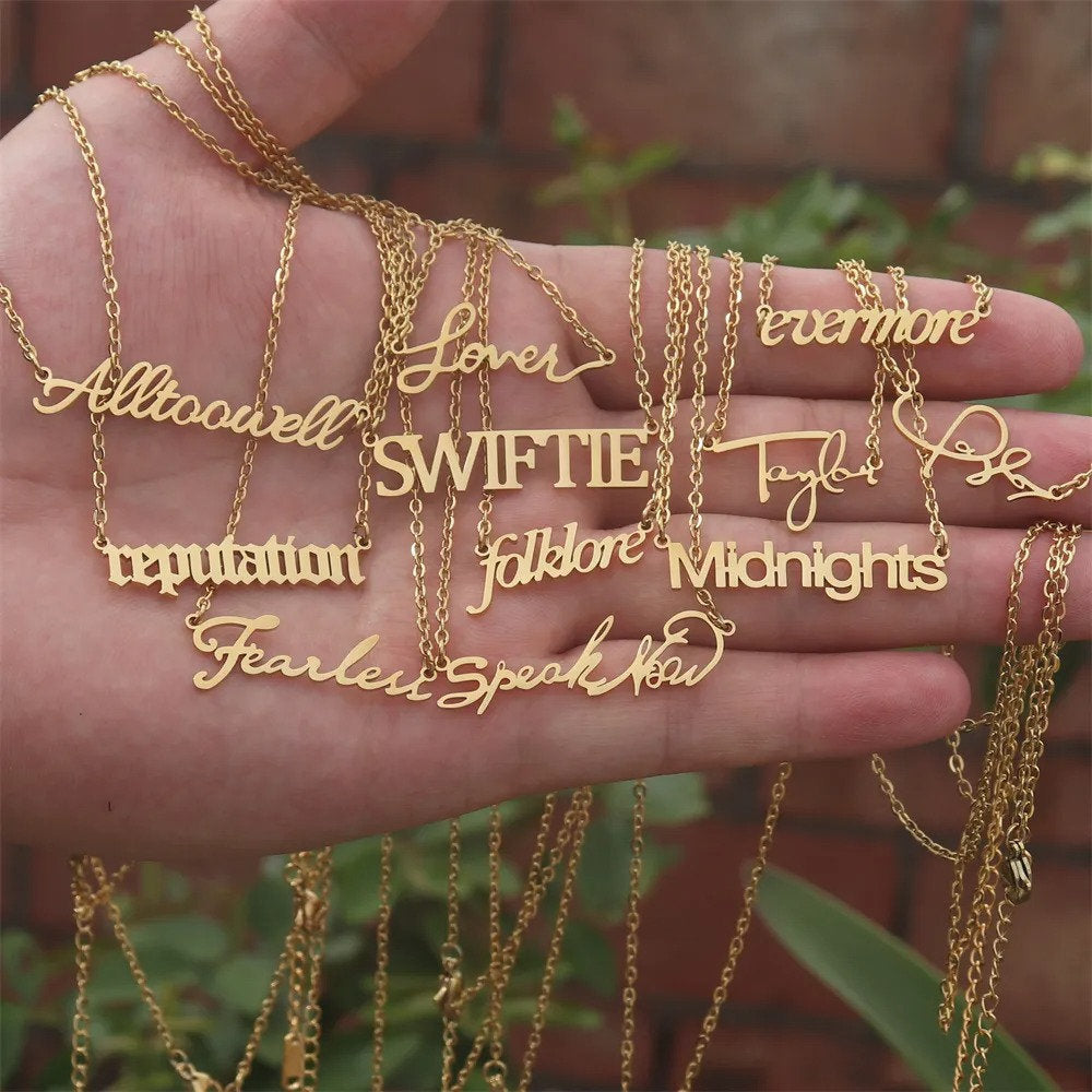 Personalized Name Necklace – 20 Fonts Available
