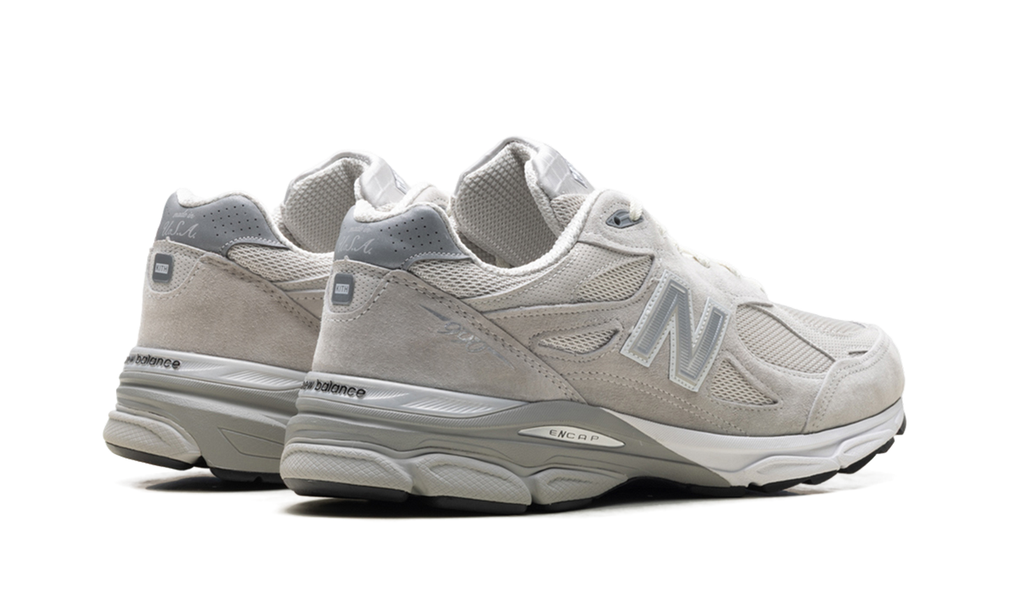 990v3 x Kith "Hallow" U990KT3