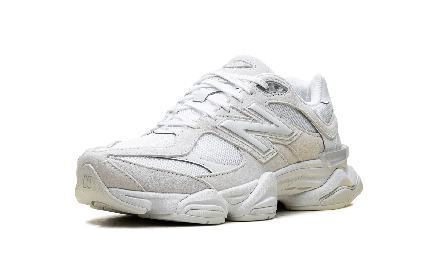 9060 "Reflection White" U906027Z